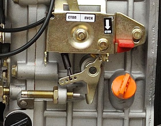 Дизельный генератор Hyundai DHY 6000LE-3  для дома фото