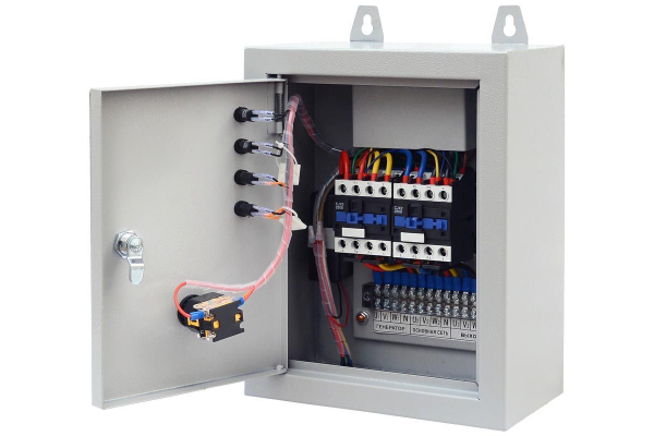 Бензиновый генератор ТСС SGG 10000EH3A с АВР синхронный фото