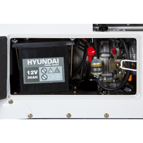 Дизельный генератор Hyundai DHY 8500 SE-T  фото